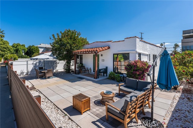 Detail Gallery Image 4 of 48 For 5512 Willowcrest, North Hollywood,  CA 91601 - 3 Beds | 2 Baths