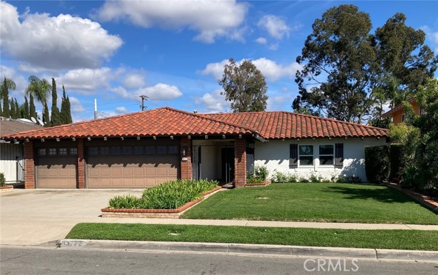 Detail Gallery Image 1 of 1 For 13772 Palace Way, Tustin,  CA 92780 - 5 Beds | 2/1 Baths