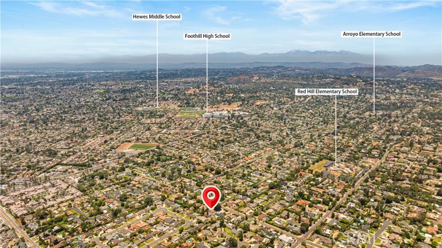1362 Skyline Drive, North Tustin CA: https://media.crmls.org/medias/e7742cf3-6b4b-4e88-8a56-5fbbfdc0eee5.jpg