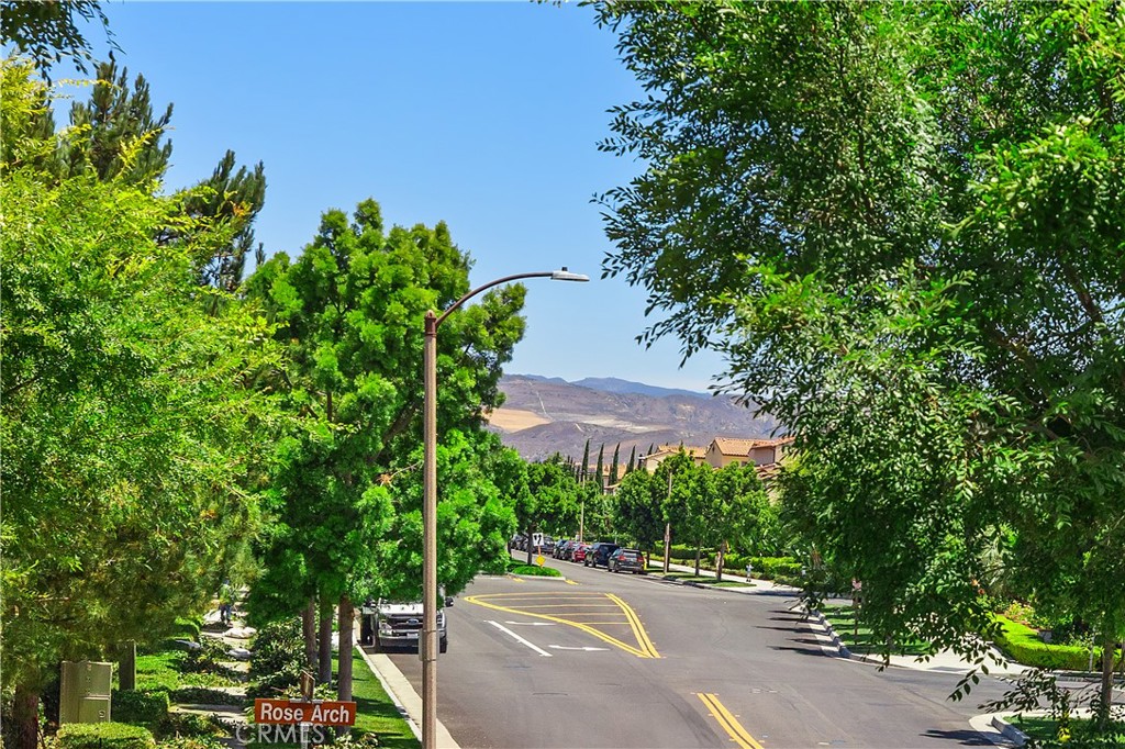 https://media.crmls.org/medias/e774ed4f-4d86-429d-8b83-584b0d48232f.jpg?preset=X-Large