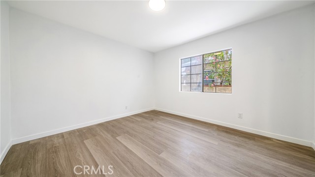 Detail Gallery Image 7 of 14 For 15948 Wyandotte St, Lake Balboa,  CA 91406 - 3 Beds | 2 Baths