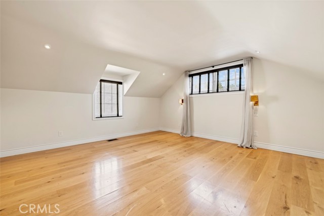 Detail Gallery Image 49 of 59 For 89 Rivo Alto Canal, Long Beach,  CA 90803 - 5 Beds | 3/1 Baths