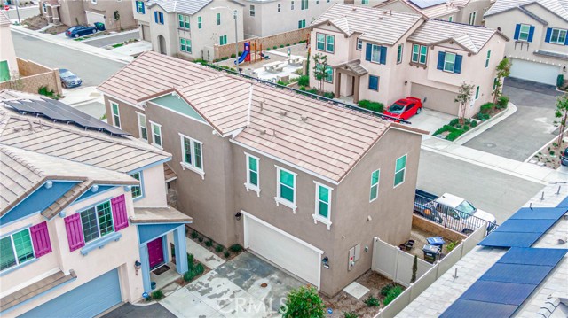 Detail Gallery Image 2 of 20 For 547 Enzo St, Lake Elsinore,  CA 92530 - 4 Beds | 3 Baths