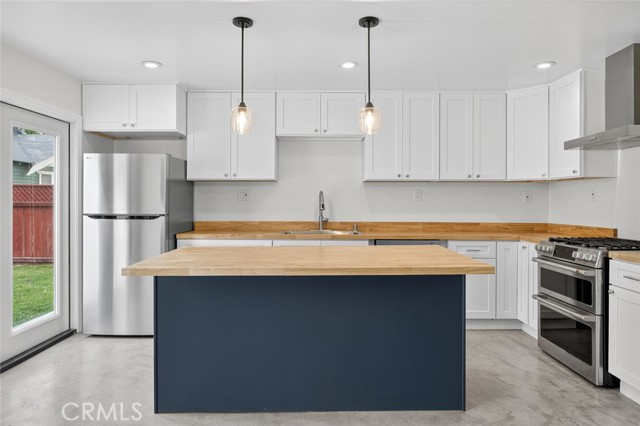 Detail Gallery Image 2 of 22 For 368 a Newport Ave, Long Beach,  CA 90814 - 2 Beds | 1 Baths