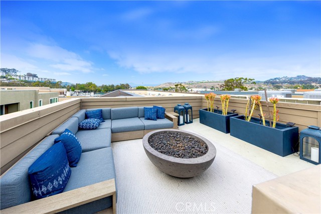 983 Doheny Way, Dana Point CA: https://media.crmls.org/medias/e7779d25-f3a4-4f37-b64b-d4c8c57e09d0.jpg