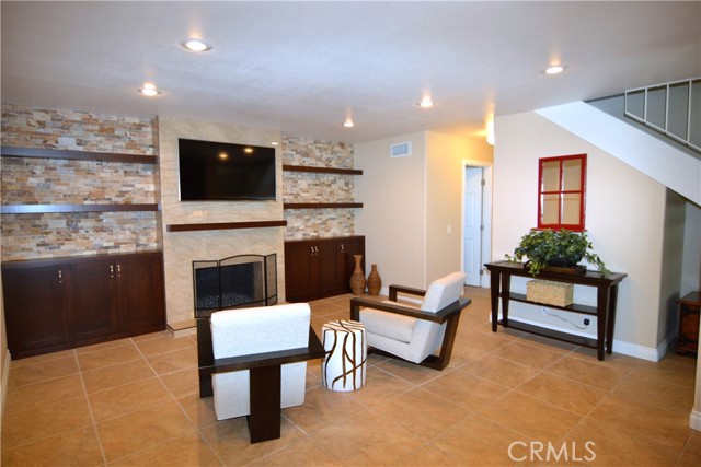 Detail Gallery Image 4 of 22 For 21631 Treeshade Ln, Lake Forest,  CA 92630 - 4 Beds | 2/1 Baths