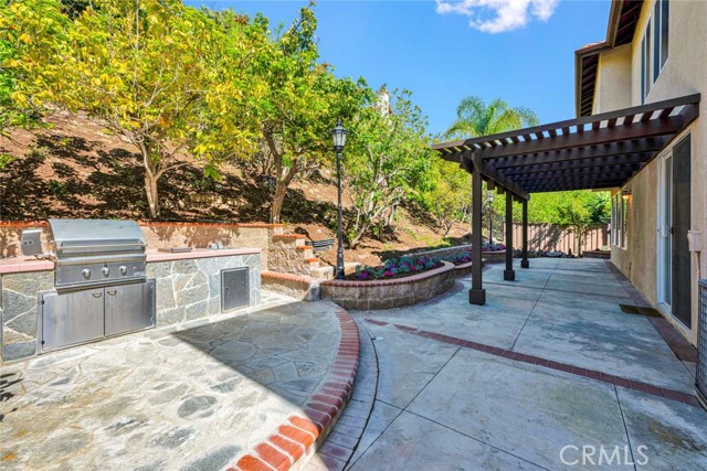 Detail Gallery Image 3 of 28 For 2463 N Eaton Ct, Orange,  CA 92867 - 5 Beds | 3 Baths