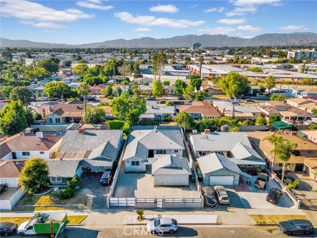 14625 Runnymede Street, Van Nuys CA: https://media.crmls.org/medias/e77839d1-3b9b-49a7-86fc-4b831eba2eea.jpg