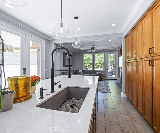 45 Coriander, Irvine CA: https://media.crmls.org/medias/e7786024-9fa9-497f-bc8e-07daf589722f.jpg