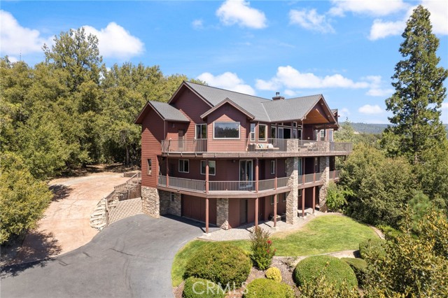 39828 Granite Ridge Lane, Bass Lake CA: https://media.crmls.org/medias/e7786452-fcb9-4463-891f-831a35833136.jpg
