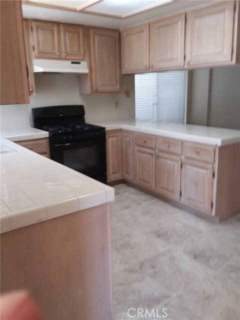 Detail Gallery Image 5 of 6 For 25113 Red Maple Ln, Moreno Valley,  CA 92551 - 3 Beds | 2/1 Baths