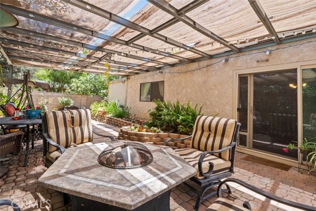 21041 Lanark Street, Canoga Park CA: https://media.crmls.org/medias/e77987ab-f4da-4333-be46-02e8a42b045f.jpg
