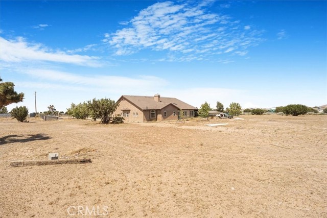 12771 Elm Street, Oak Hills CA: https://media.crmls.org/medias/e77a0f79-3eb5-4384-870c-37271b20f846.jpg