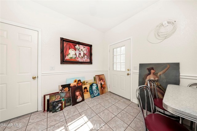 40505 90th W Street, Palmdale CA: https://media.crmls.org/medias/e77aa189-90a8-4325-9d2f-e8b08bafee0c.jpg