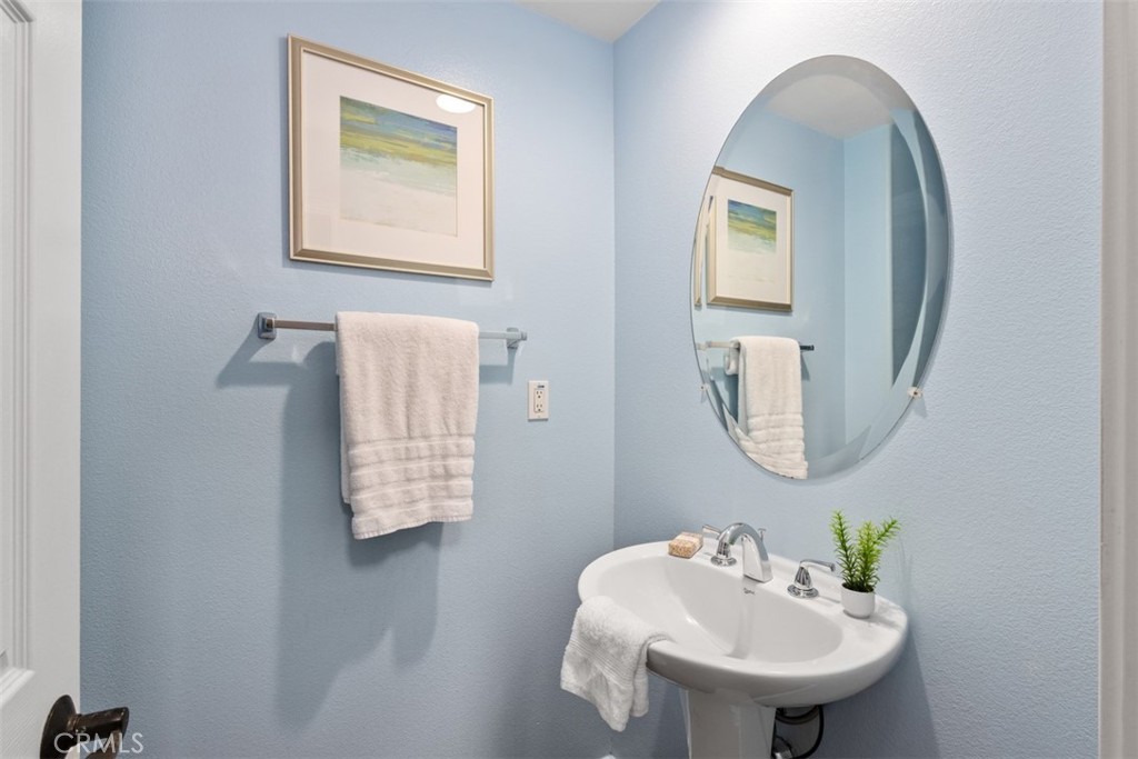 MLS #OC25265982 image #12