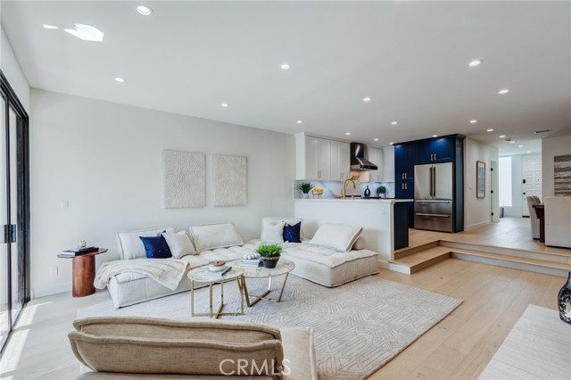 Detail Gallery Image 19 of 74 For 11919 Mayfield, Los Angeles,  CA 90049 - 3 Beds | 3 Baths