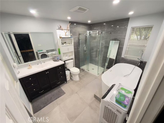 Detail Gallery Image 10 of 19 For 1998 Wright, Pomona,  CA 91766 - 3 Beds | 2 Baths