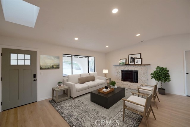 Detail Gallery Image 3 of 33 For 15650 Pohez, Apple Valley,  CA 92307 - 4 Beds | 2 Baths