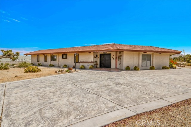 58573 Santa Maria Drive, Yucca Valley CA: https://media.crmls.org/medias/e77d0f02-ce96-4b25-b676-a64e8fe4b880.jpg