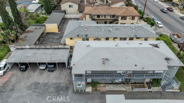 6862 Hazeltine Avenue, Van Nuys CA: https://media.crmls.org/medias/e77d5e35-ba6b-4bbc-a611-2dfb827b866a.jpg