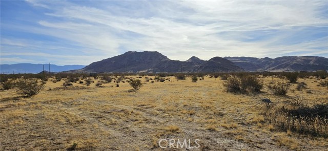 18066 Barstow Road, Lucerne Valley CA: https://media.crmls.org/medias/e77da726-2286-435d-9865-b3f7dc56260c.jpg