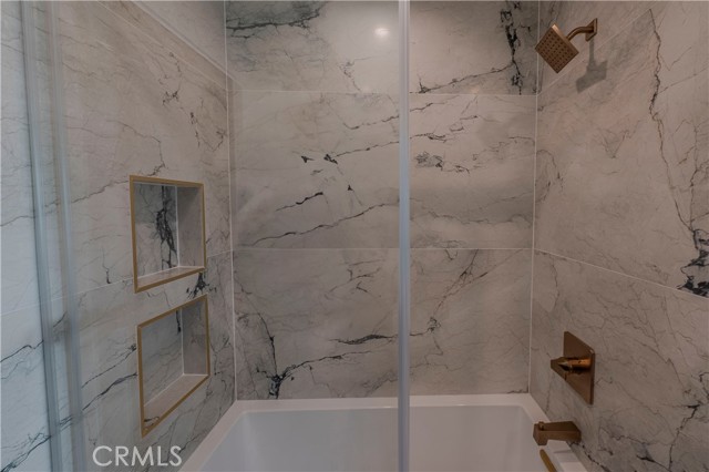 9141 Aloha Drive, Huntington Beach CA: https://media.crmls.org/medias/e77df041-5e6a-4944-a130-563a8469809a.jpg