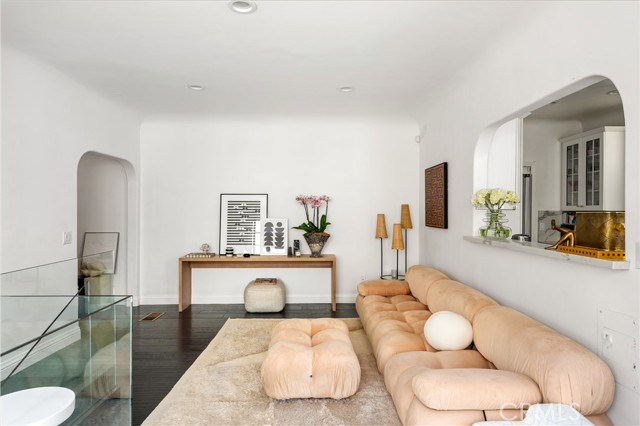 Detail Gallery Image 7 of 31 For 1345 N Hayworth Ave #6,  West Hollywood,  CA 90046 - 3 Beds | 2 Baths