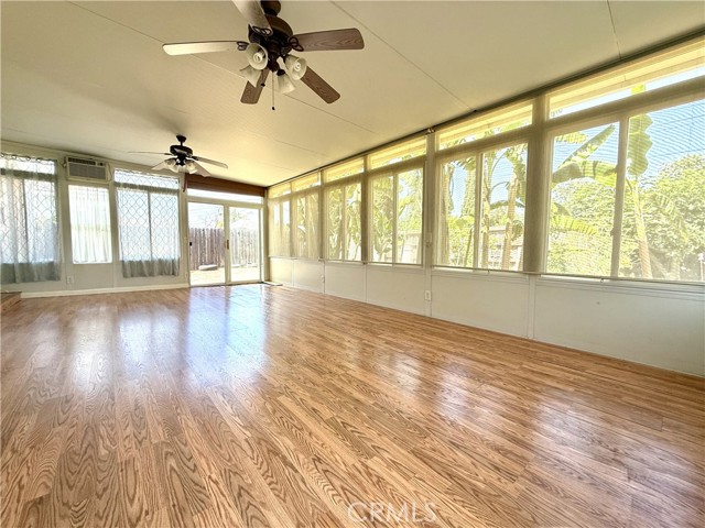 Image 11 of 12 For 913 Acacia Avenue