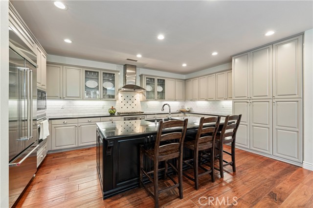 Detail Gallery Image 12 of 50 For 26101 Knoll Ct, Valencia,  CA 91381 - 5 Beds | 3/1 Baths