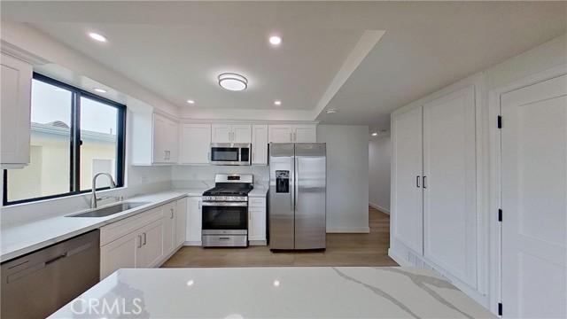4112 Seashore Drive, Newport Beach CA: https://media.crmls.org/medias/e77e8d09-444b-4199-8407-677c4b84b426.jpg