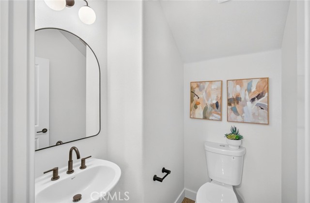 1324 Estel photo 17