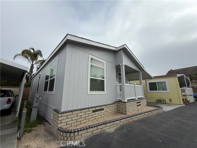 Front Image Thumbnail for CROC25276672