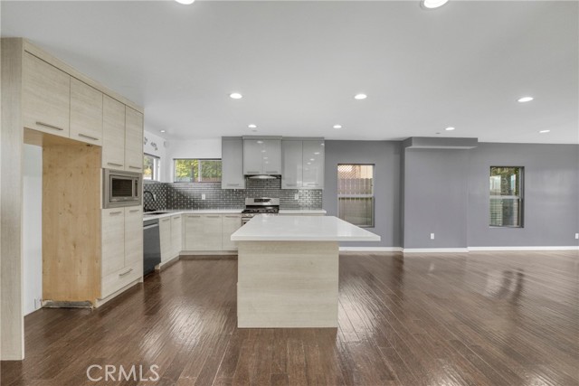 Detail Gallery Image 5 of 41 For 3439 Winslow, Los Angeles,  CA 90026 - 4 Beds | 3 Baths