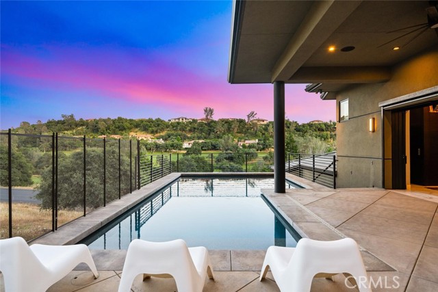 3386 Canyon Oaks Terrace, Chico CA: https://media.crmls.org/medias/e78011e3-94be-4c68-880e-5662d717ff50.jpg