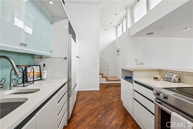 Detail Gallery Image 7 of 21 For 6 Voyage St #204,  Marina Del Rey,  CA 90292 - 2 Beds | 2 Baths