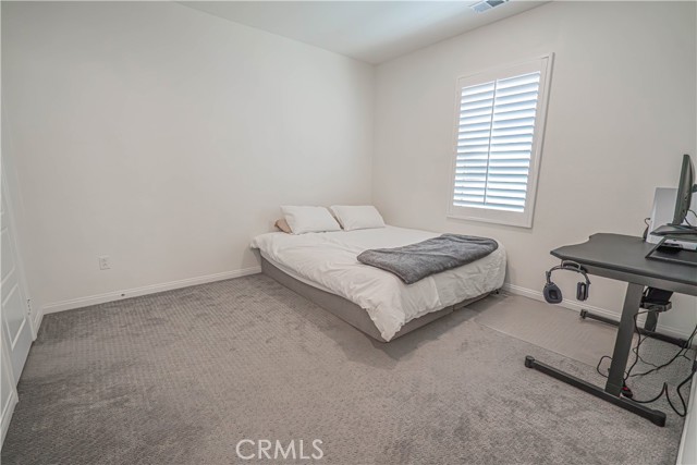 Detail Gallery Image 15 of 46 For 17047 Zion Drive, Canyon Country,  CA 91387 - 4 Beds | 3 Baths