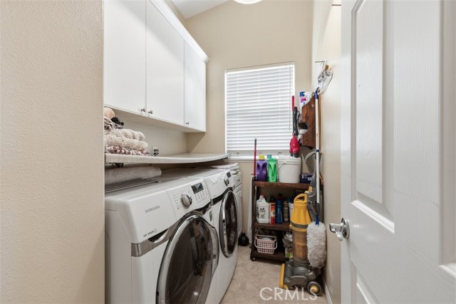 21268 Chardonnay, Apple Valley CA: https://media.crmls.org/medias/e78138dc-2a8c-4e01-88aa-bb2761930965.jpg