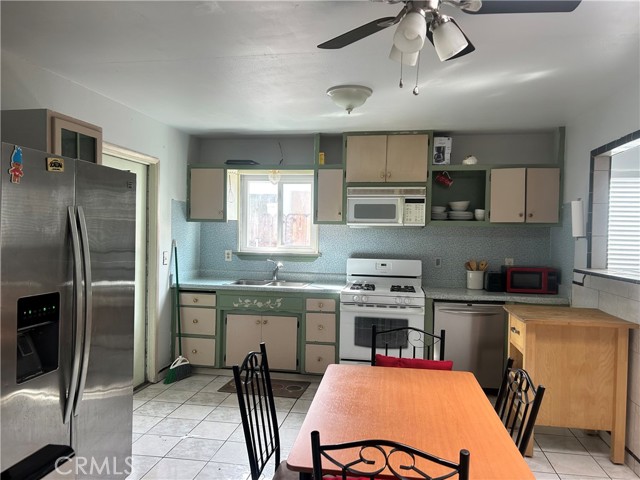 Detail Gallery Image 4 of 17 For 2285 La Verne Street, Oceano,  CA 93445 - 3 Beds | 2 Baths