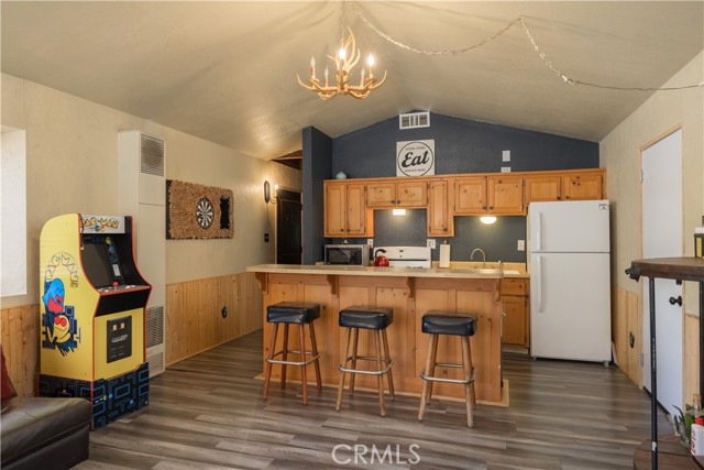 Detail Gallery Image 9 of 26 For 2101 5th Ln, Big Bear City,  CA 92314 - 2 Beds | 1 Baths