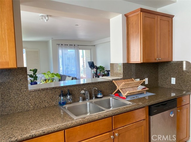 Detail Gallery Image 10 of 32 For 1241 S Westgate Ave #202,  Los Angeles,  CA 90025 - 3 Beds | 2/1 Baths
