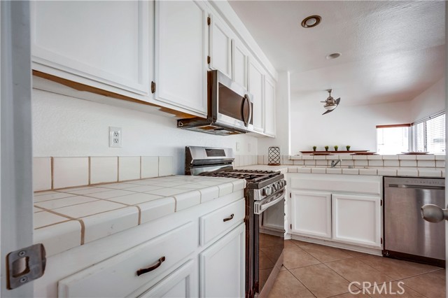 Detail Gallery Image 10 of 40 For 22500 Southwalk St, Moreno Valley,  CA 92553 - 3 Beds | 2/1 Baths