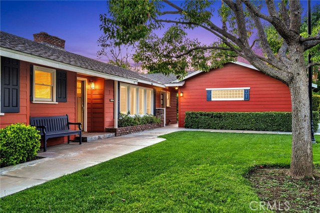 2886 Mcallister Street, Riverside CA: https://media.crmls.org/medias/e782ecfd-9b73-4303-babe-847eb4f4cf4b.jpg