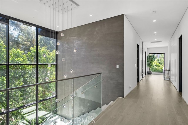 Detail Gallery Image 23 of 59 For 15231 Greenleaf St, Sherman Oaks,  CA 91403 - 6 Beds | 7/1 Baths