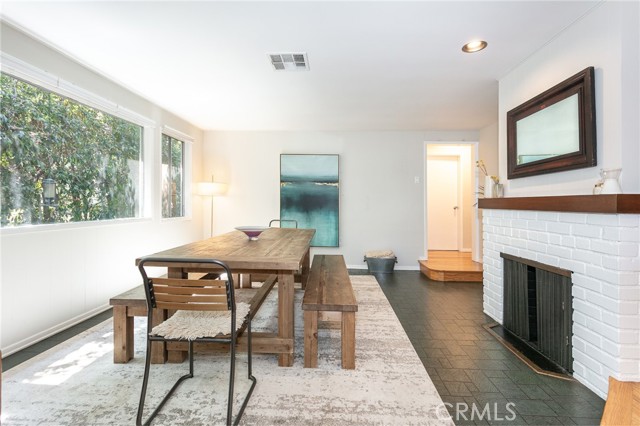 Detail Gallery Image 8 of 30 For 301 S Sunset Canyon Dr, Burbank,  CA 91501 - 3 Beds | 1/1 Baths