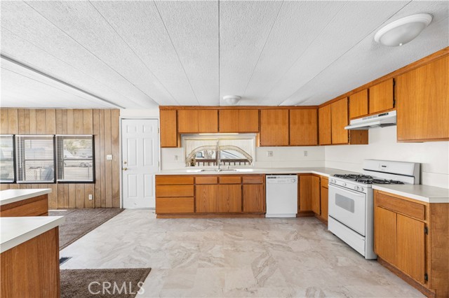 2121 Nadeau Street, Mojave CA: https://media.crmls.org/medias/e78368c7-767c-44b8-b2c4-d82b035747c0.jpg