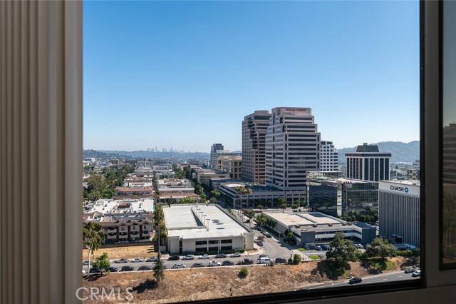 222 Monterey Road, Glendale CA: https://media.crmls.org/medias/e7843d92-7106-4882-9587-2c89b43fffa5.jpg