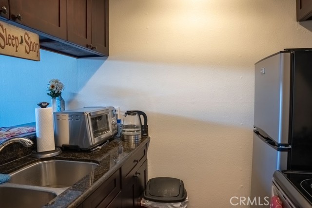 525 S Ardmore Avenue, Los Angeles CA: https://media.crmls.org/medias/e78446e4-aac2-48a6-8b5d-56dc65e6a6b9.jpg