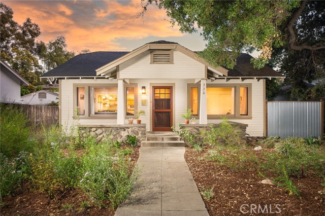 Detail Gallery Image 1 of 46 For 330 W 6th St, Claremont,  CA 91711 - 2 Beds | 1 Baths