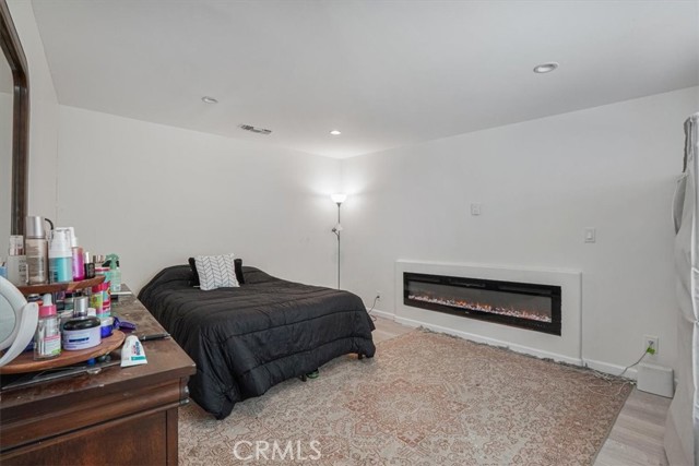 18352 Bessemer Street, Tarzana CA: https://media.crmls.org/medias/e78492da-9eed-4405-9959-8f9ccb16b9d2.jpg