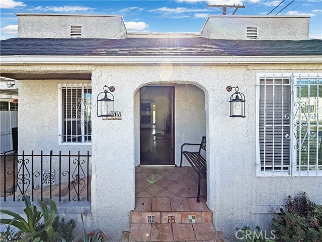 Detail Gallery Image 3 of 34 For 3008 W 30th St, Los Angeles,  CA 90018 - 2 Beds | 1 Baths